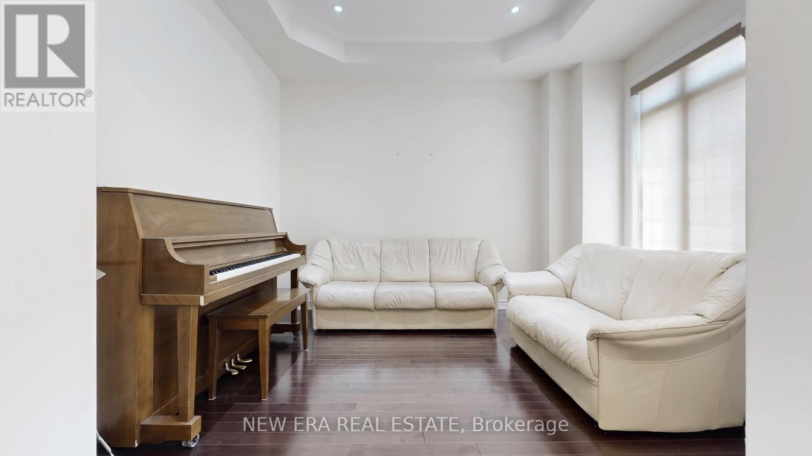 Property at 8 HUBNER AVENUE image 2