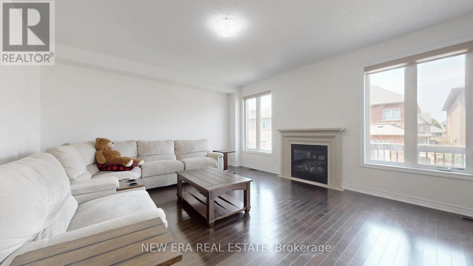 Property at 8 HUBNER AVENUE image 5