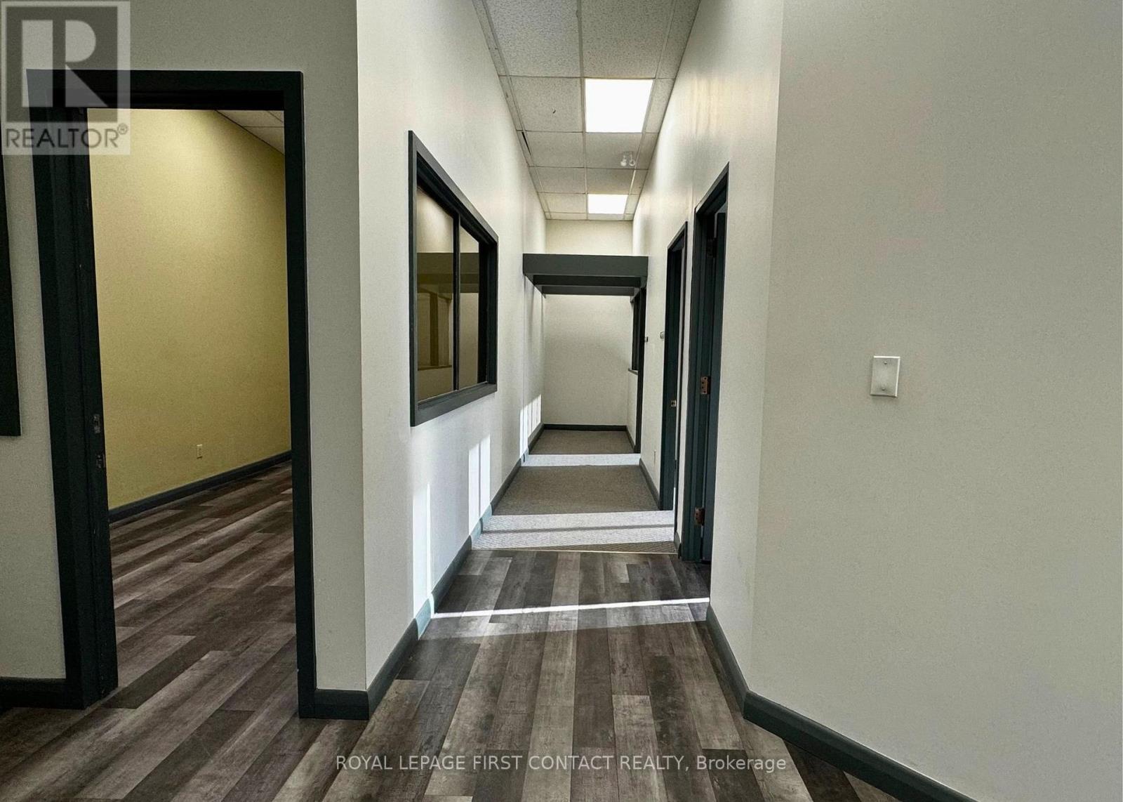 100 - 135 Bayfield Street, Barrie (City Centre), Ontario  L4M 3B3 - Photo 6 - S12235542