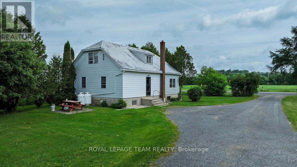 1965 Marchurst Road, Ottawa, Ontario  K2K 1X7 - Photo 4 - X12235755