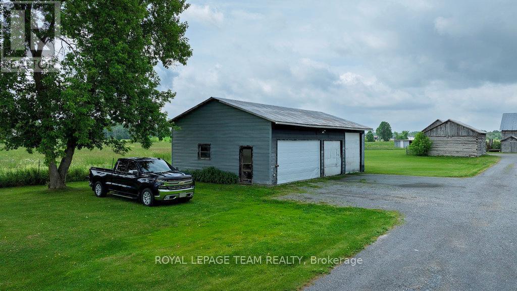 1965 Marchurst Road, Ottawa, Ontario  K2K 1X7 - Photo 5 - X12235755