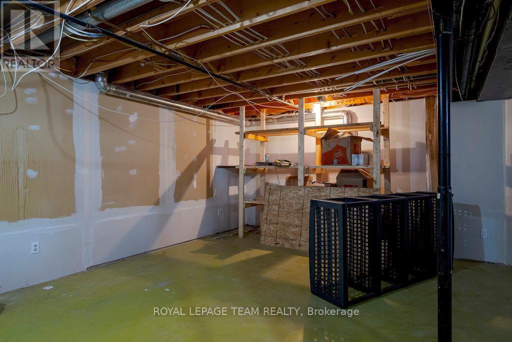 517 Donald B. Munro Drive, Ottawa, Ontario  K0A 1L0 - Photo 32 - X12235757