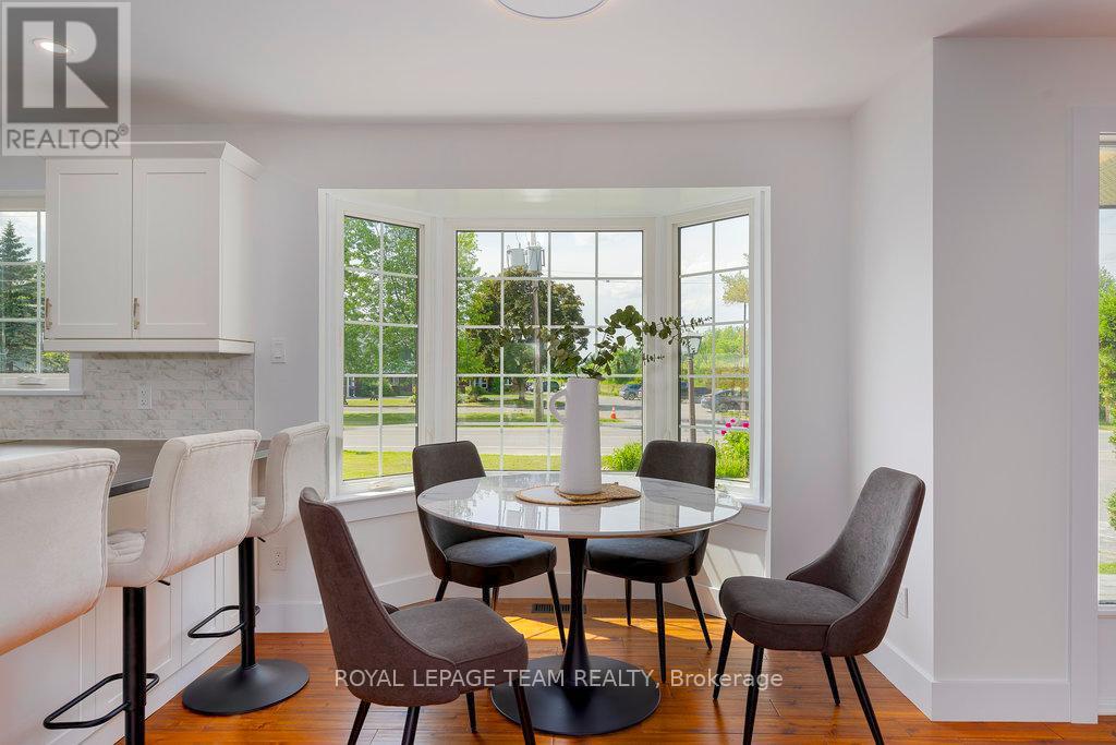 517 Donald B. Munro Drive, Ottawa, Ontario  K0A 1L0 - Photo 9 - X12235757