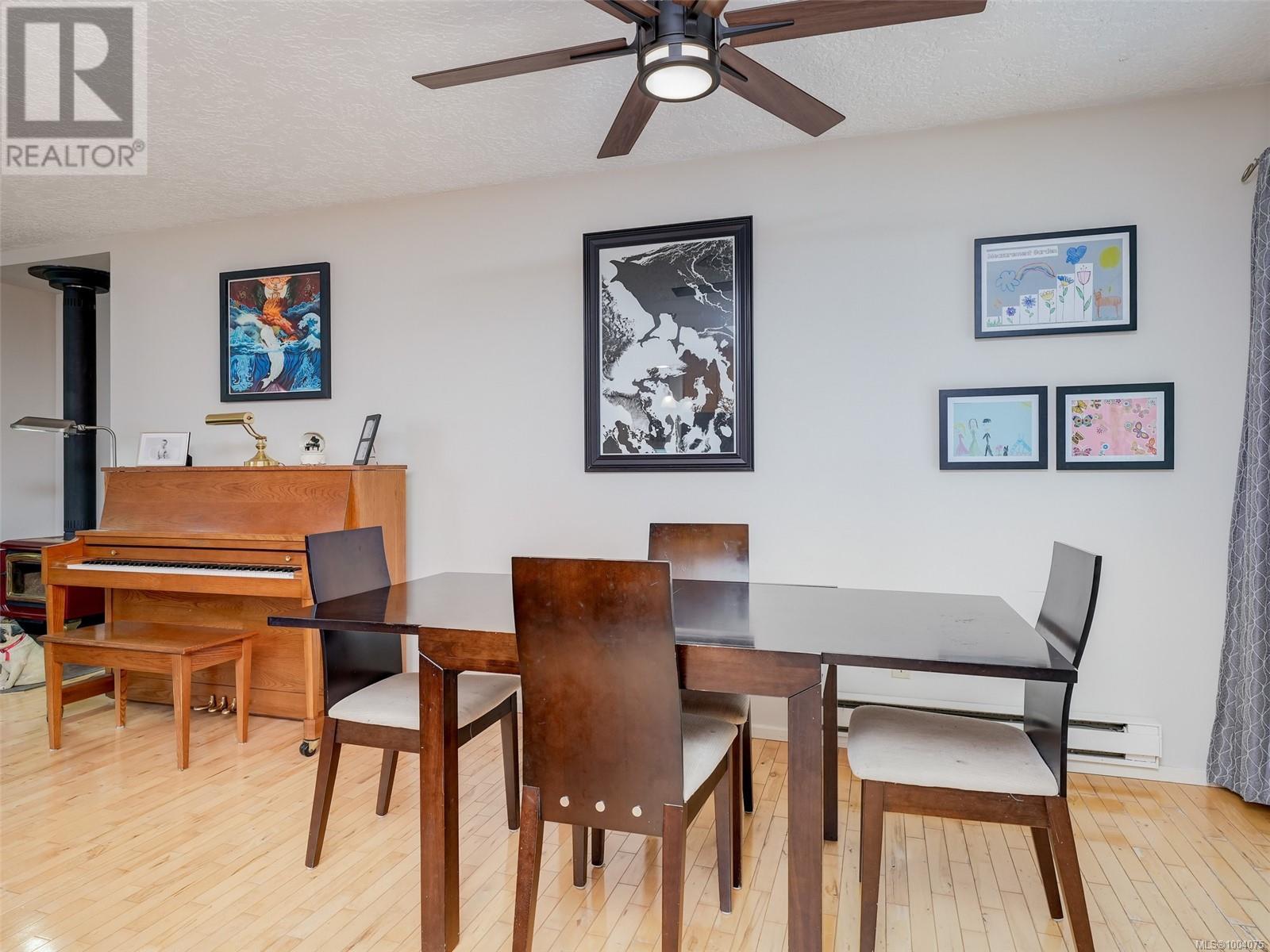 Property at 823 Cecil Blogg Dr image 4