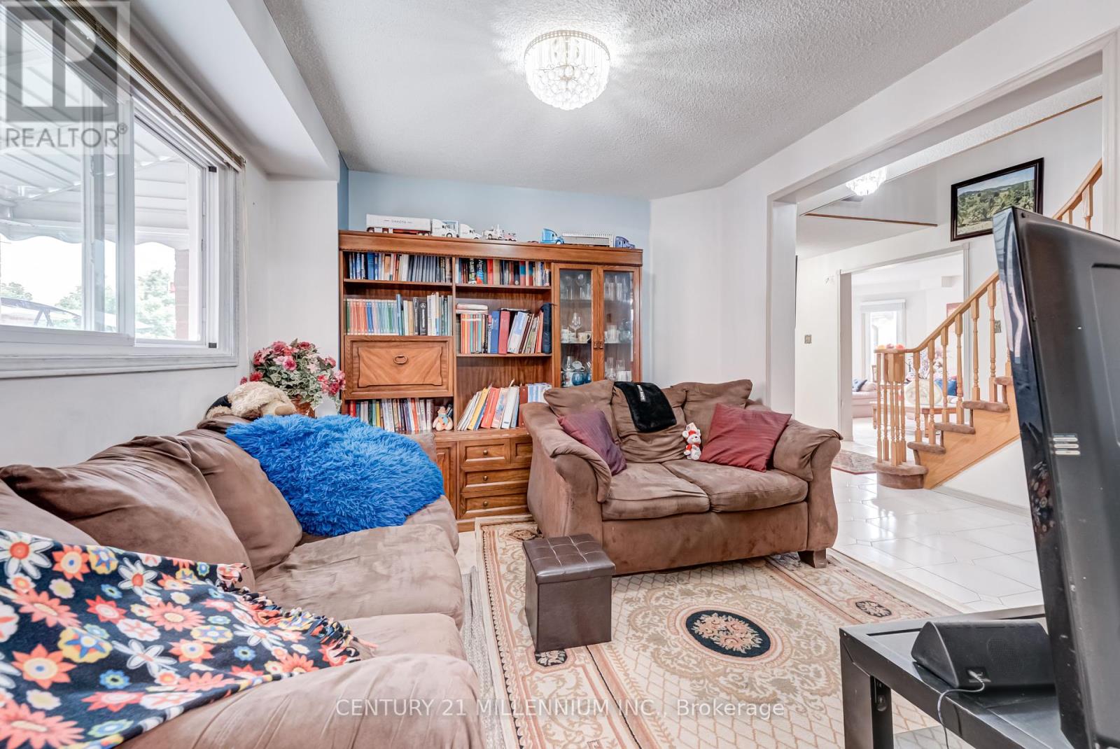 61 Castlehill Road, Brampton, Ontario  L6X 4C9 - Photo 12 - W12235084
