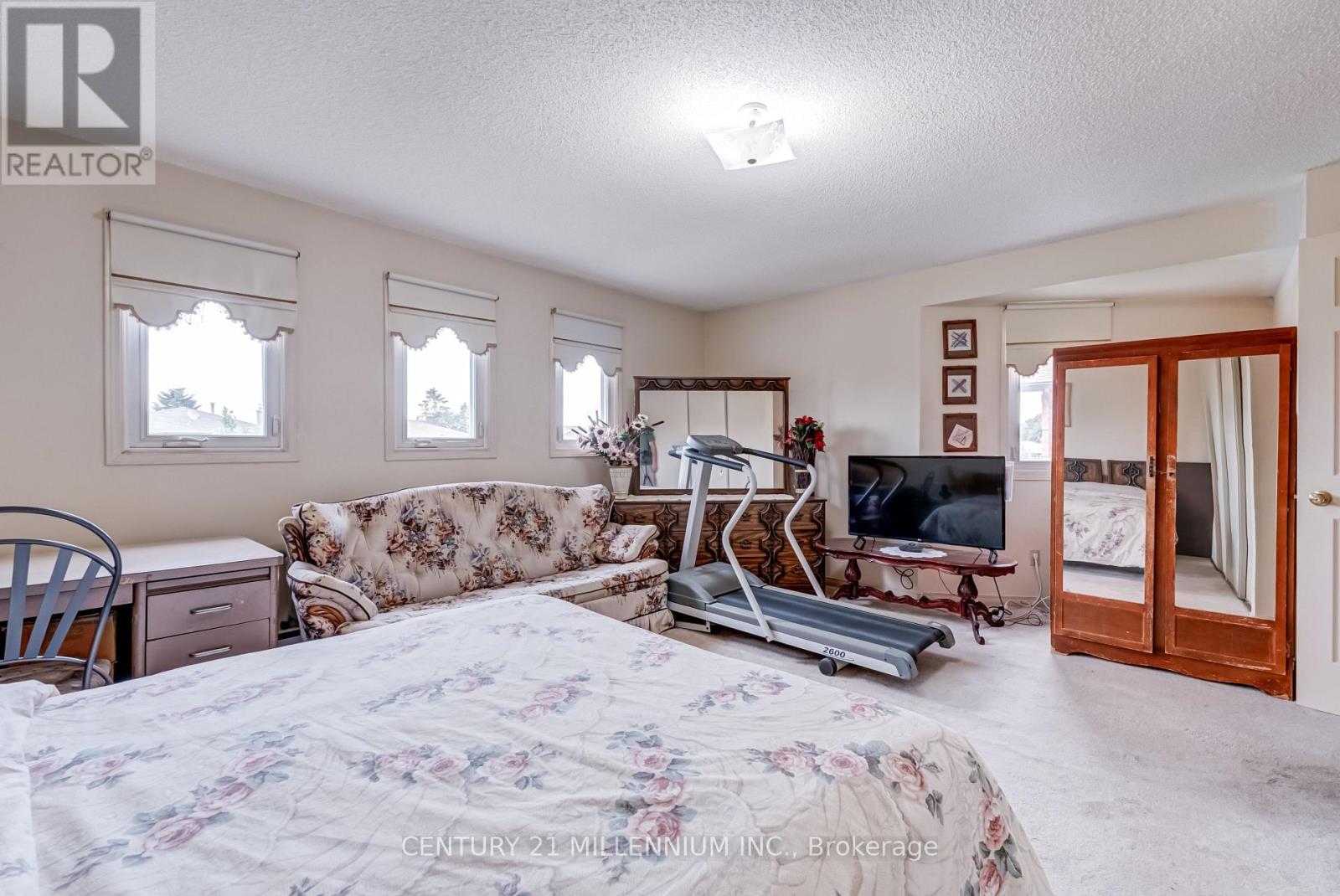 61 Castlehill Road, Brampton, Ontario  L6X 4C9 - Photo 19 - W12235084
