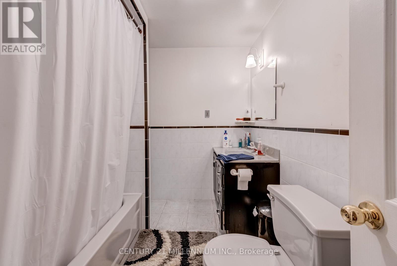 61 Castlehill Road, Brampton, Ontario  L6X 4C9 - Photo 34 - W12235084