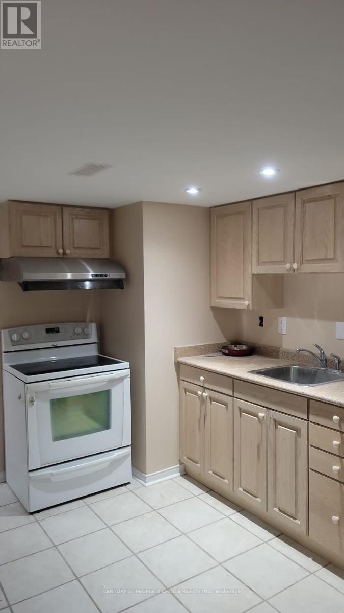 Bsmt - 5545 Northrise Road, Mississauga, Ontario  L5M 6E2 - Photo 2 - W12235149