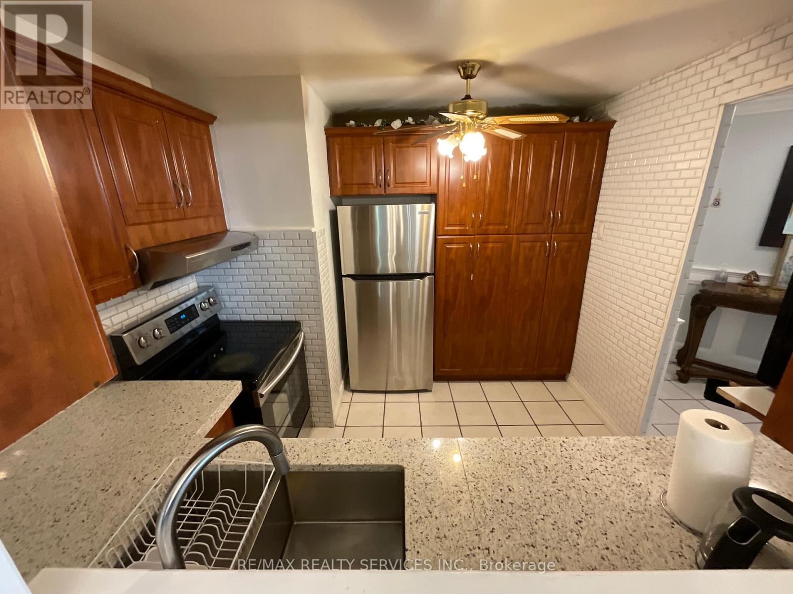 706 - 2323 Confederation Parkway, Mississauga, Ontario  L5B 1R6 - Photo 11 - W12235298