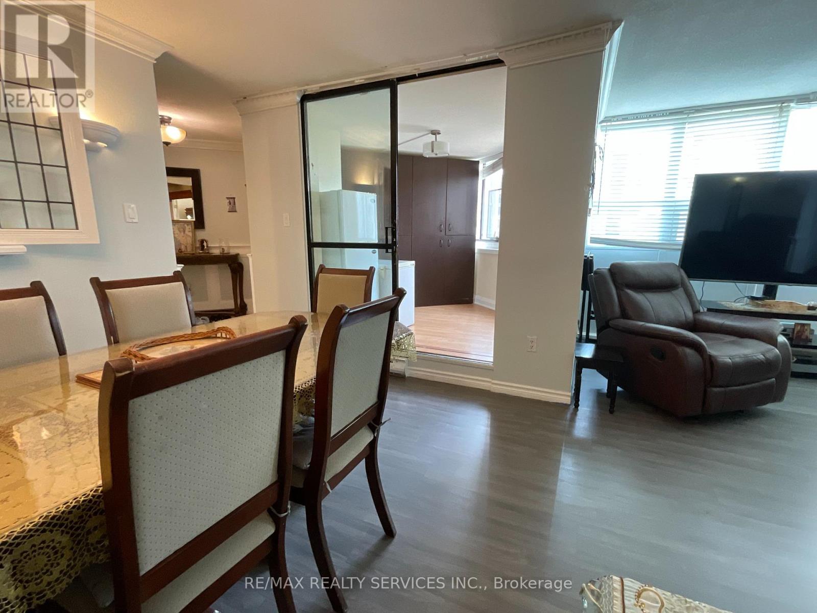 706 - 2323 Confederation Parkway, Mississauga, Ontario  L5B 1R6 - Photo 17 - W12235298