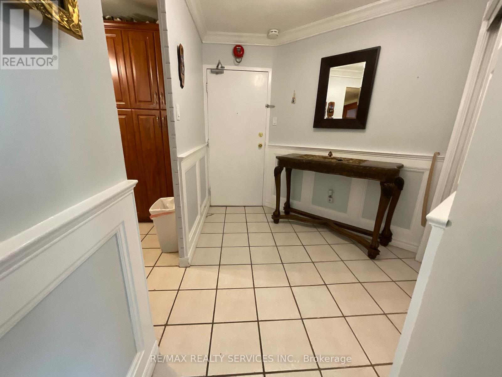 706 - 2323 Confederation Parkway, Mississauga, Ontario  L5B 1R6 - Photo 6 - W12235298