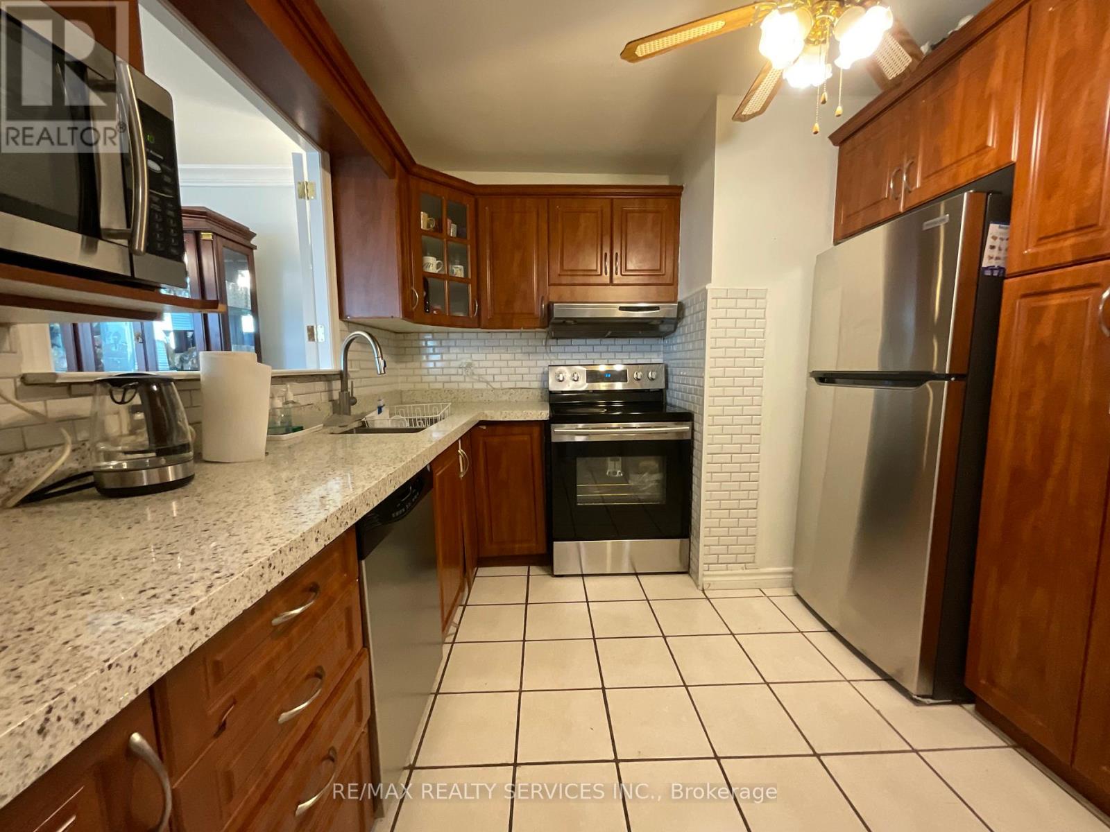 706 - 2323 Confederation Parkway, Mississauga, Ontario  L5B 1R6 - Photo 9 - W12235298