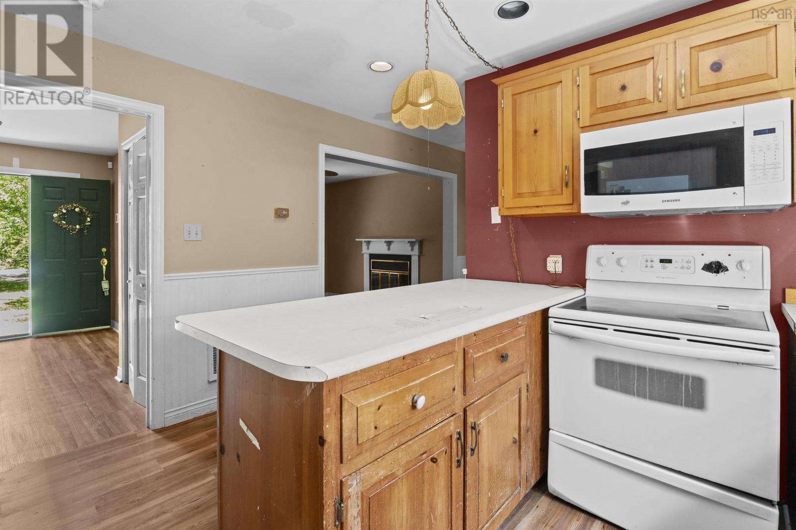 Property at 239 Buckingham Drive image 3