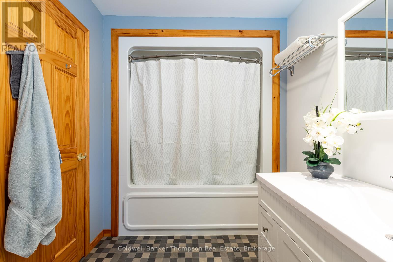 57 Hiawatha Drive, Huntsville, Ontario  P0B 1L0 - Photo 26 - X12235800