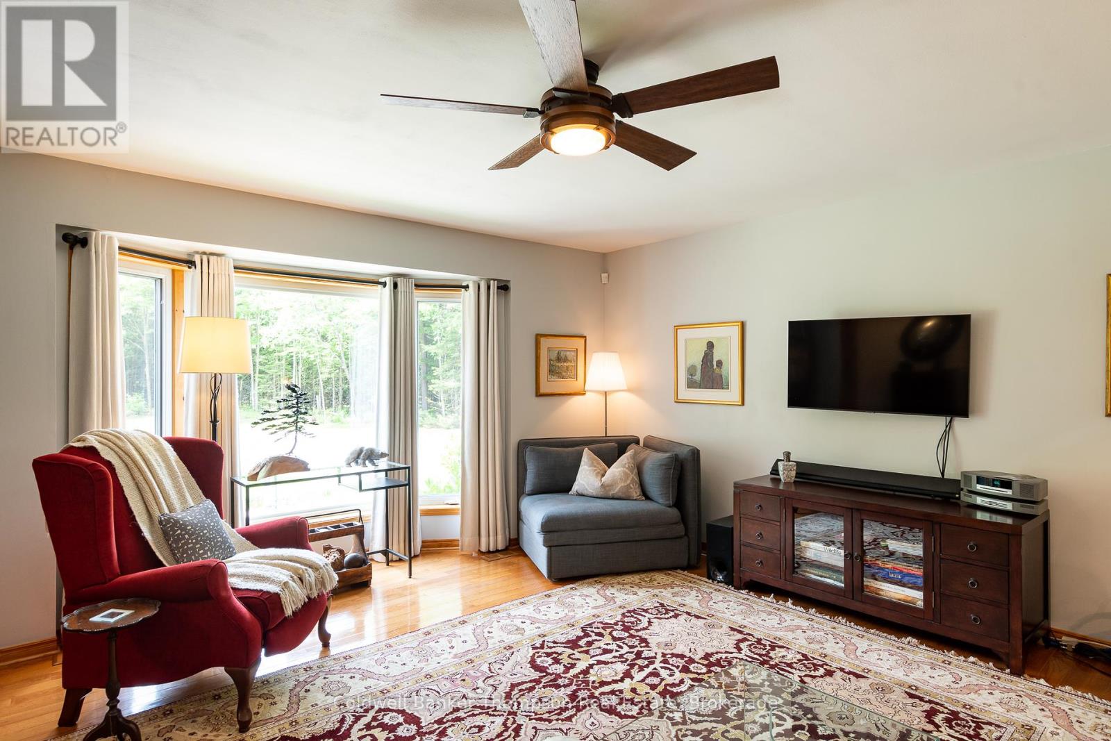 57 Hiawatha Drive, Huntsville, Ontario  P0B 1L0 - Photo 6 - X12235800