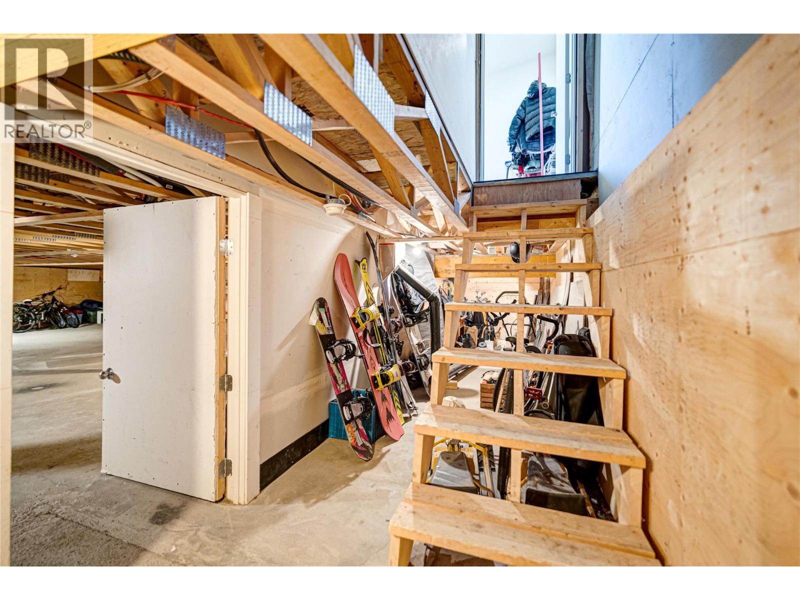 641 7th Avenue, Fernie, British Columbia  V0B 1M0 - Photo 61 - 10335224