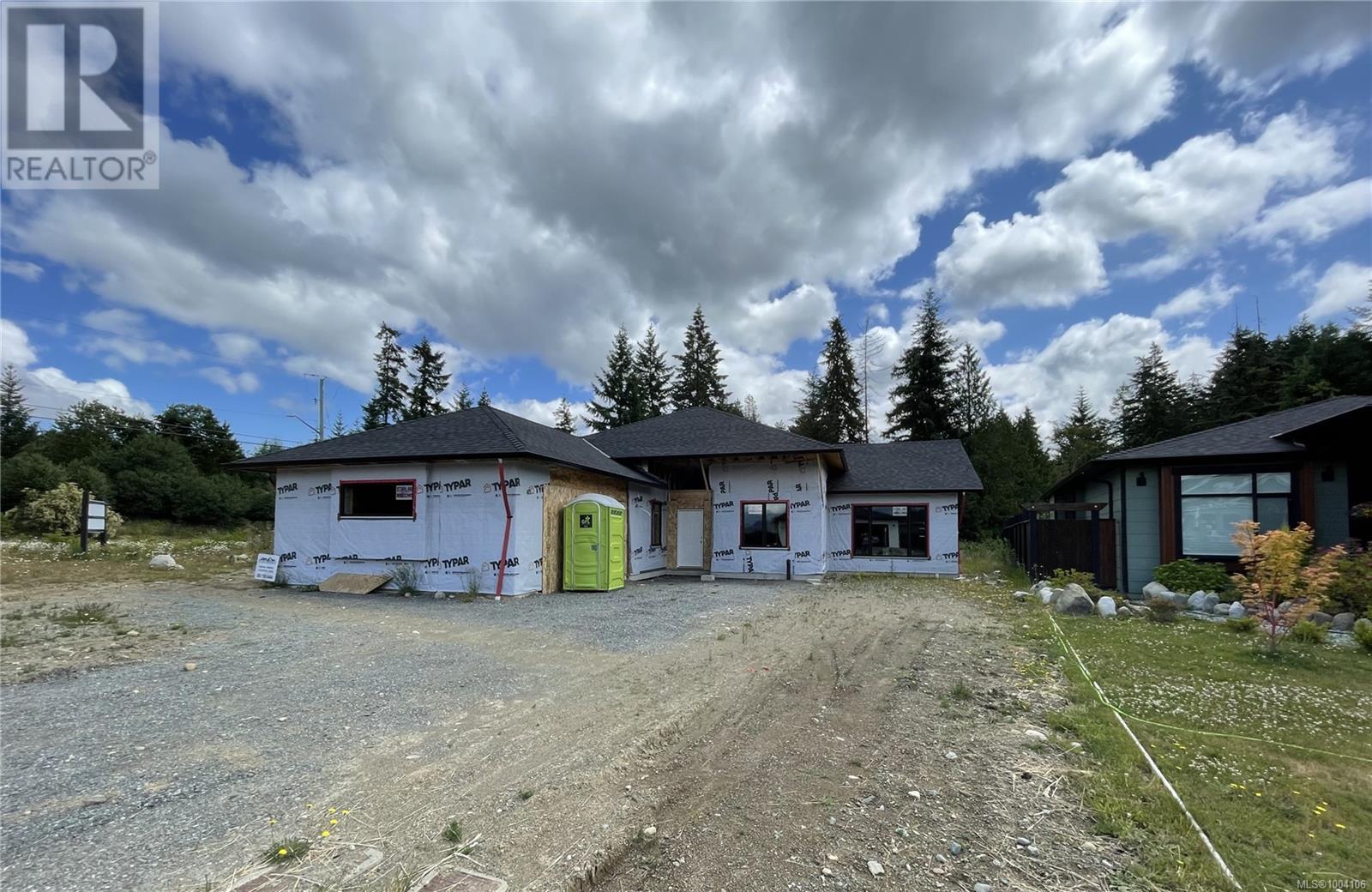 Property at 3036 Arbutus Dr image 3