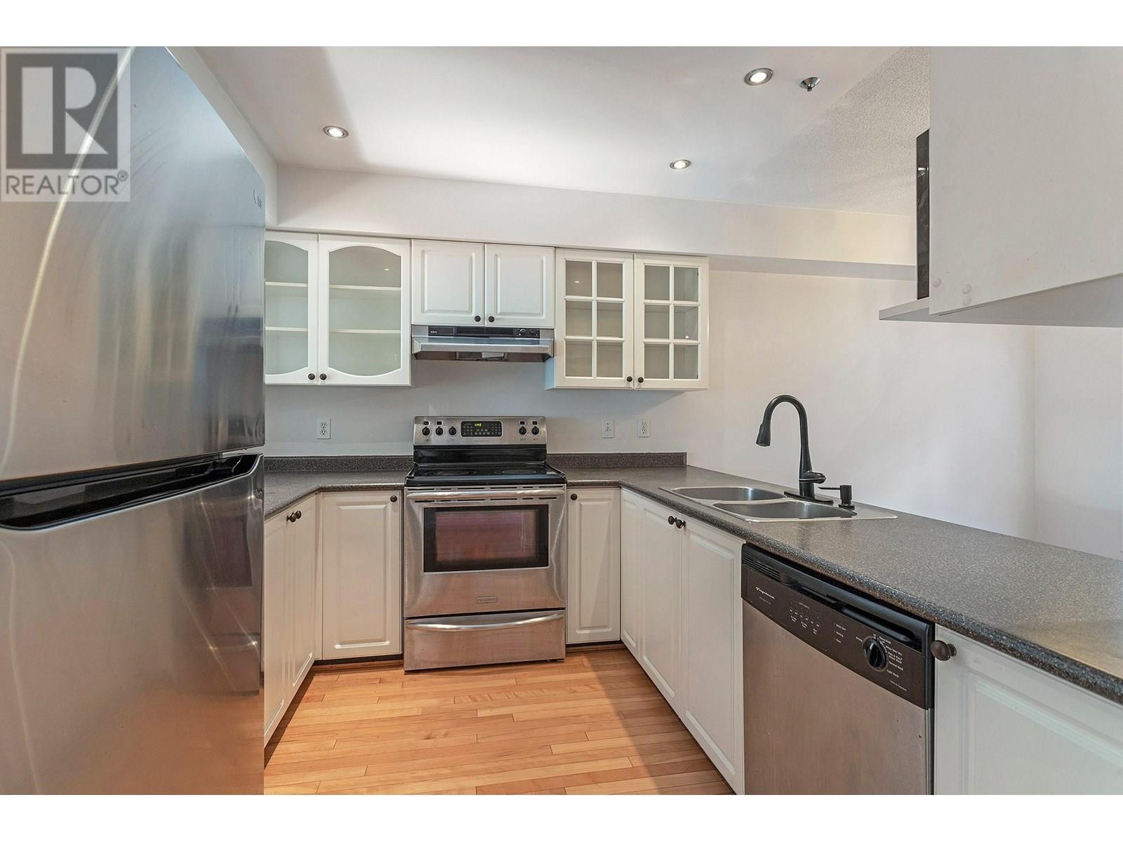 Property at 28 2723 E KENT AVENUE image 4