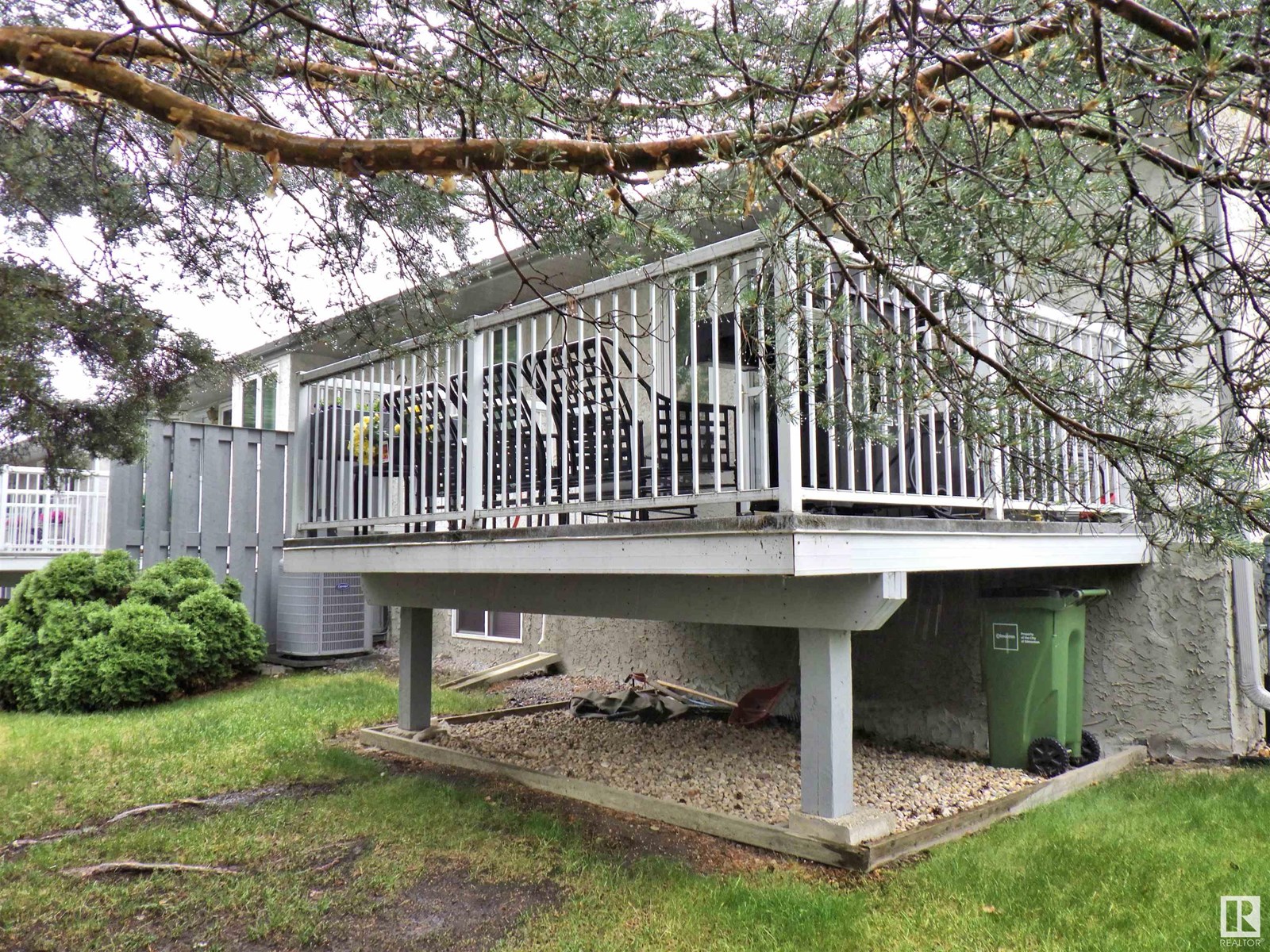 Property at 6530 158 AV NW image 3