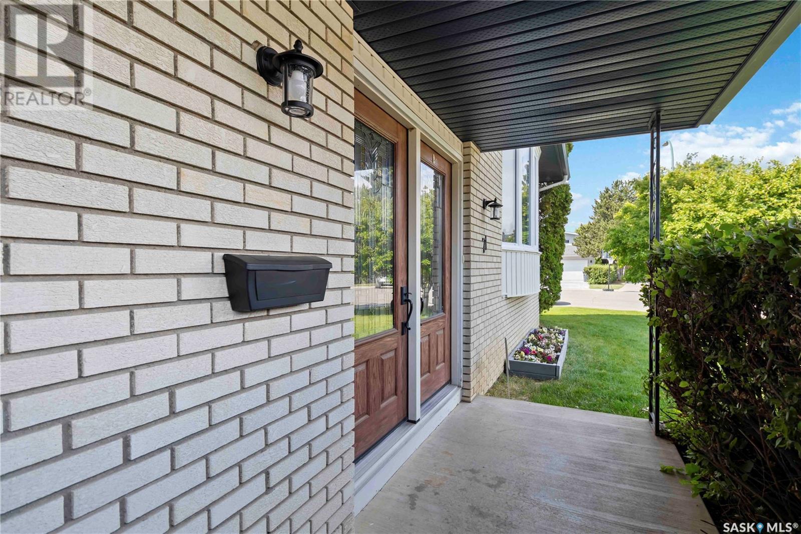 Property at 71 DUNCAN CRESCENT image 3
