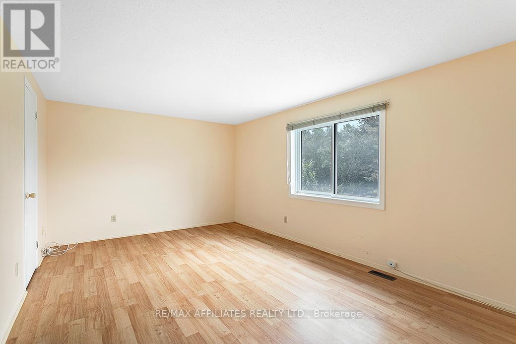 1911 Simard Drive, Ottawa, Ontario  K1C 3B9 - Photo 15 - X12232641