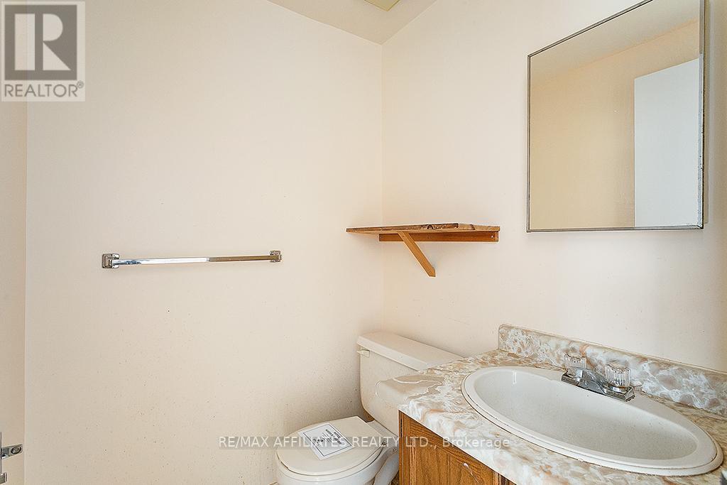 1911 Simard Drive, Ottawa, Ontario  K1C 3B9 - Photo 13 - X12232641