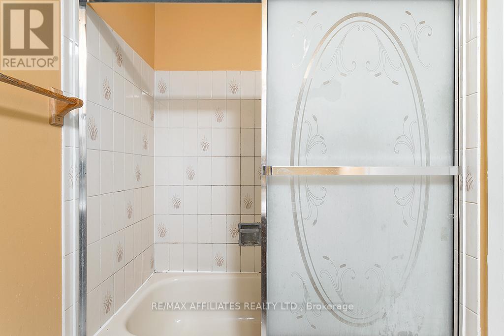 1911 Simard Drive, Ottawa, Ontario  K1C 3B9 - Photo 18 - X12232641