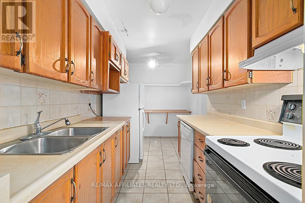 1911 Simard Drive, Ottawa, Ontario  K1C 3B9 - Photo 8 - X12232641