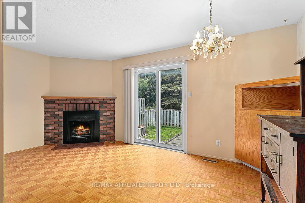 1911 Simard Drive, Ottawa, Ontario  K1C 3B9 - Photo 7 - X12232641