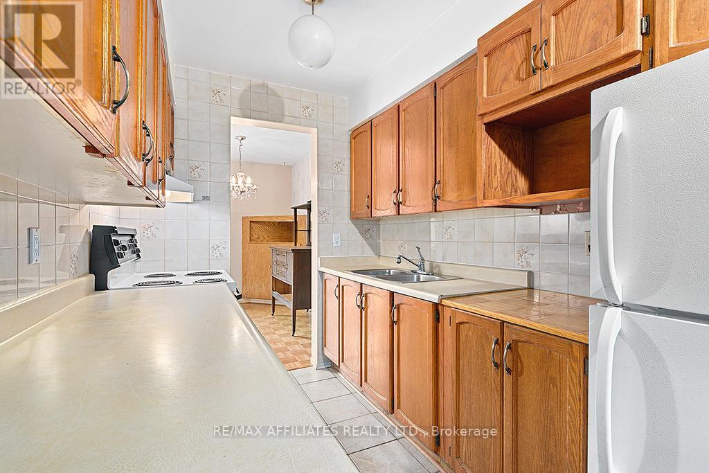 1911 Simard Drive, Ottawa, Ontario  K1C 3B9 - Photo 9 - X12232641