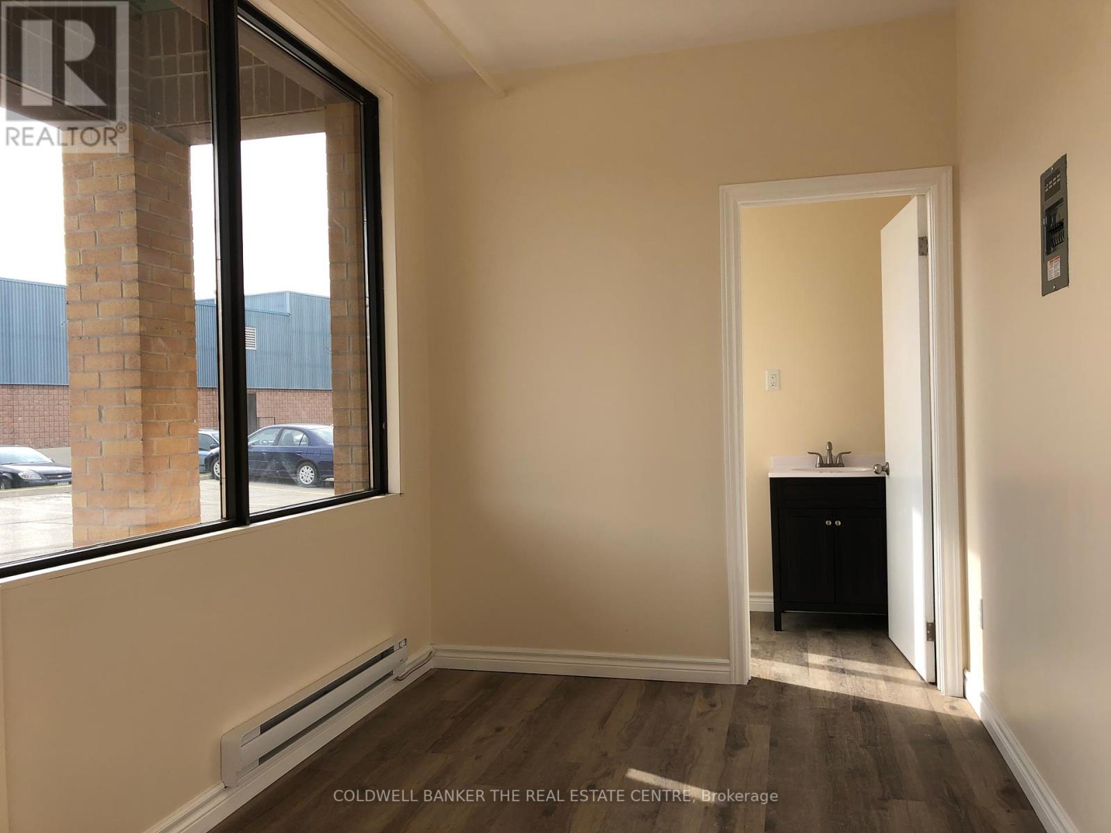 16/17 - 17075 Leslie Street, Newmarket, Ontario  L3Y 8E1 - Photo 9 - N12231144