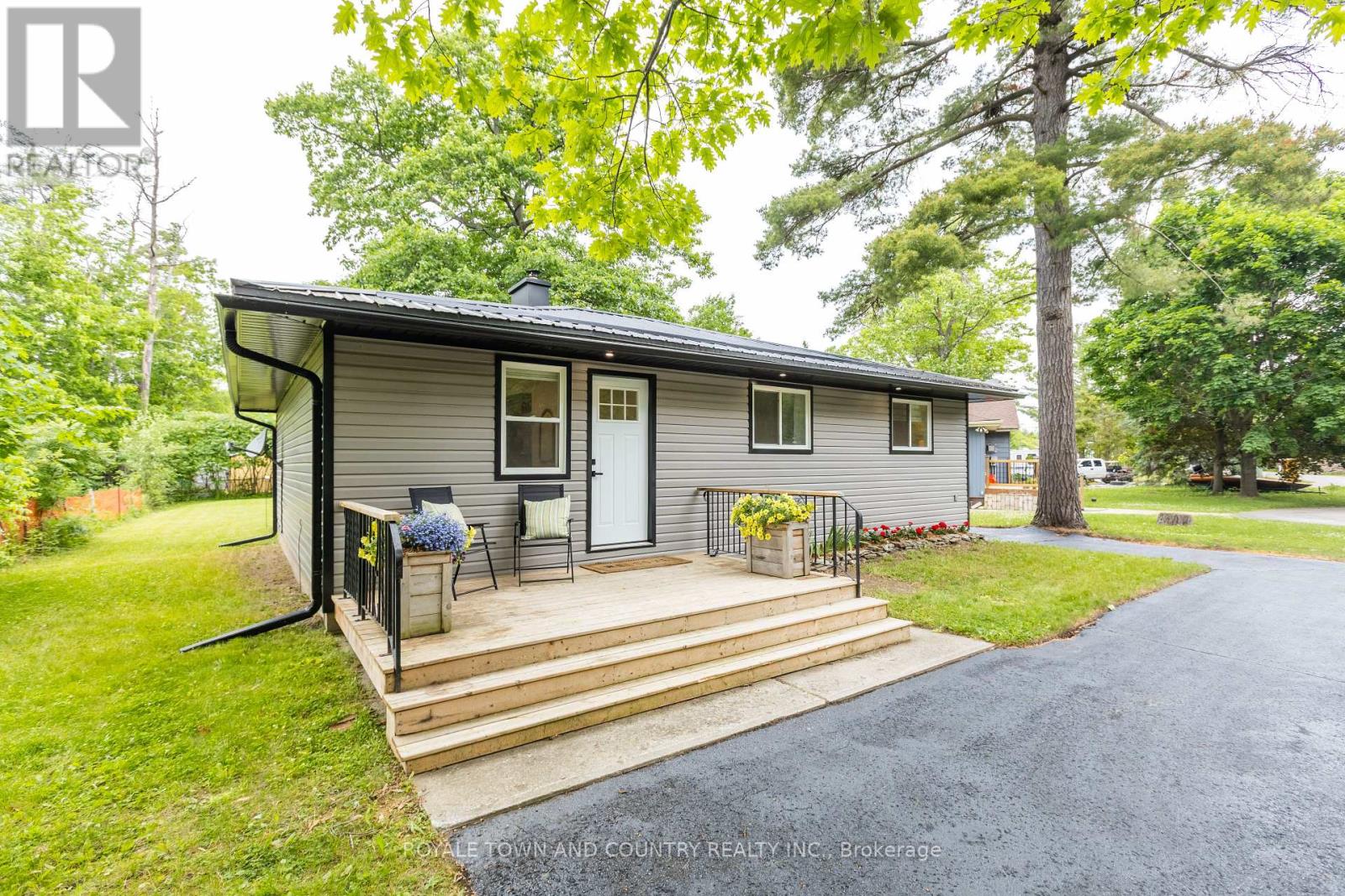Property at 9 PARKHILL DRIVE image 1