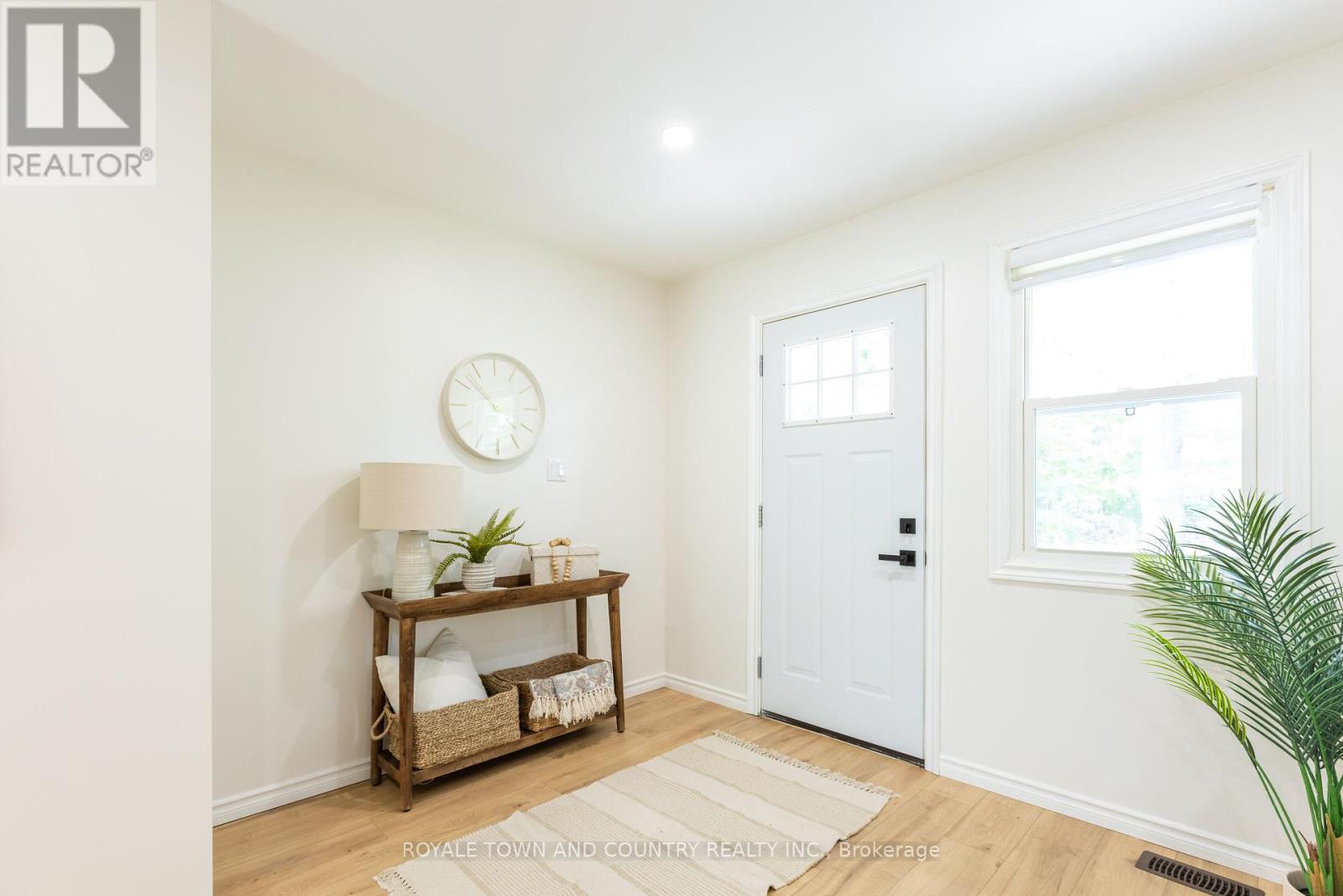 Property at 9 PARKHILL DRIVE image 2
