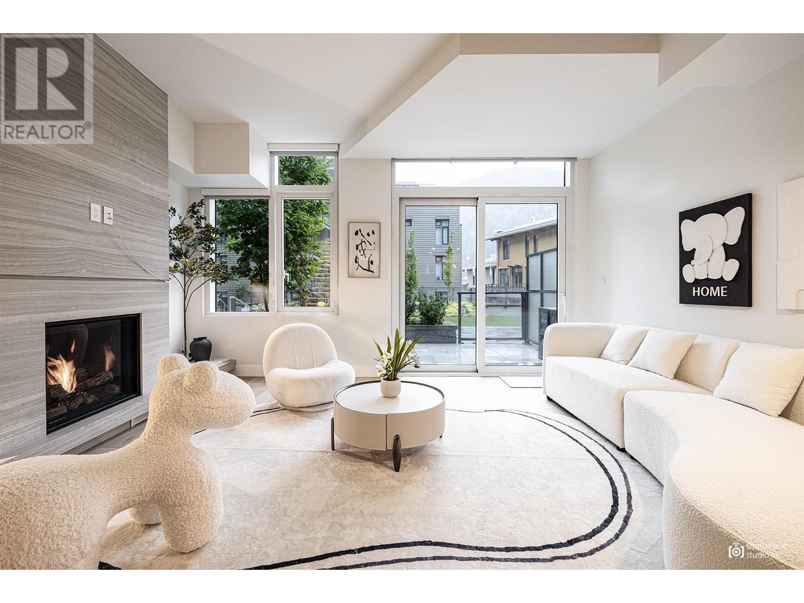 Listing Picture 3 of 26 : 104 6687 NELSON AVENUE, Vancouver / 溫哥華 - 魯藝地產 Yvonne Lu Group - MLS Medallion Club Member