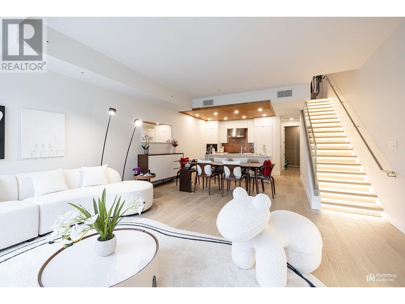 Listing Picture 2 of 26 : 104 6687 NELSON AVENUE, Vancouver / 溫哥華 - 魯藝地產 Yvonne Lu Group - MLS Medallion Club Member