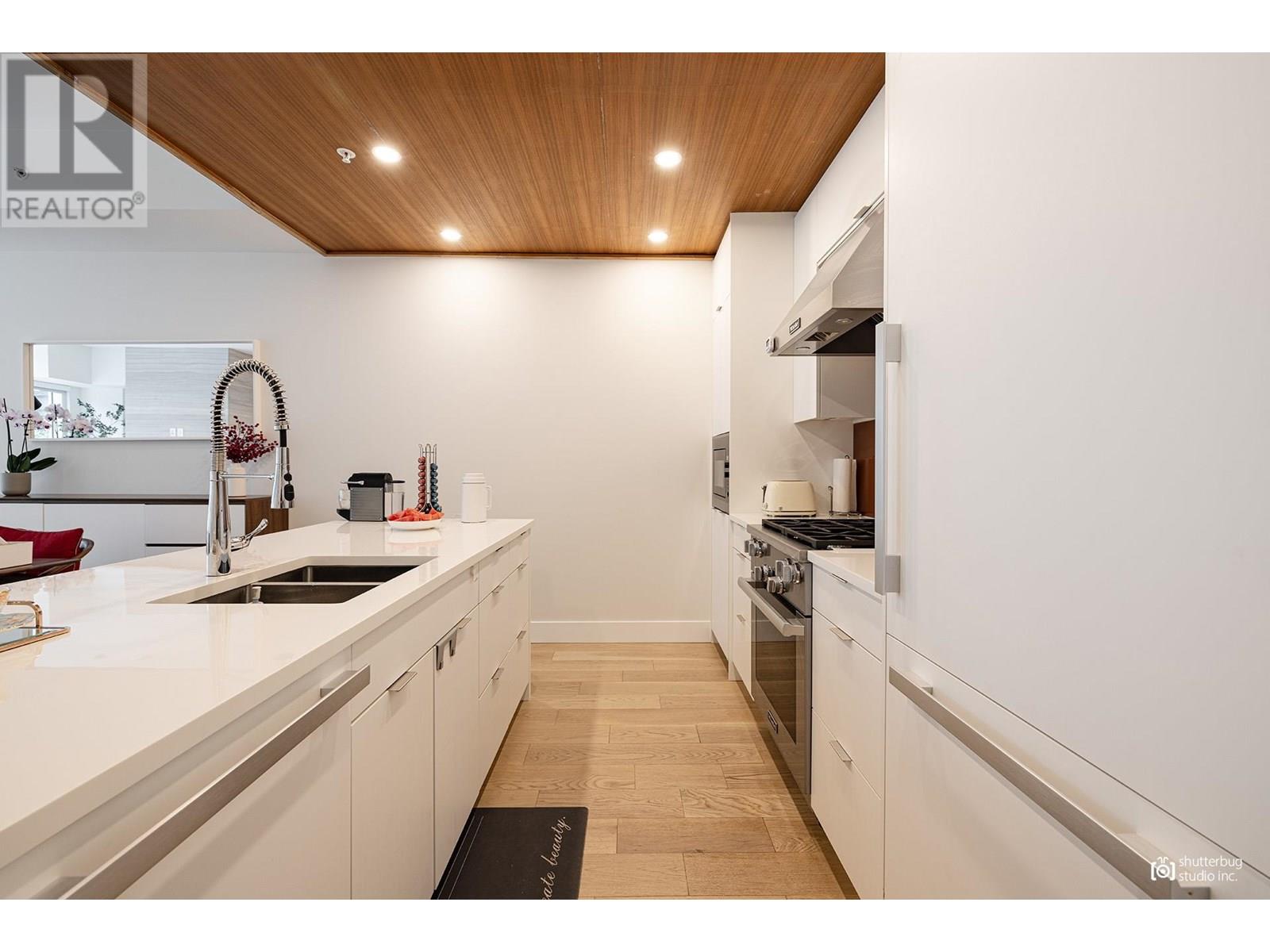 Listing Picture 7 of 26 : 104 6687 NELSON AVENUE, Vancouver / 溫哥華 - 魯藝地產 Yvonne Lu Group - MLS Medallion Club Member