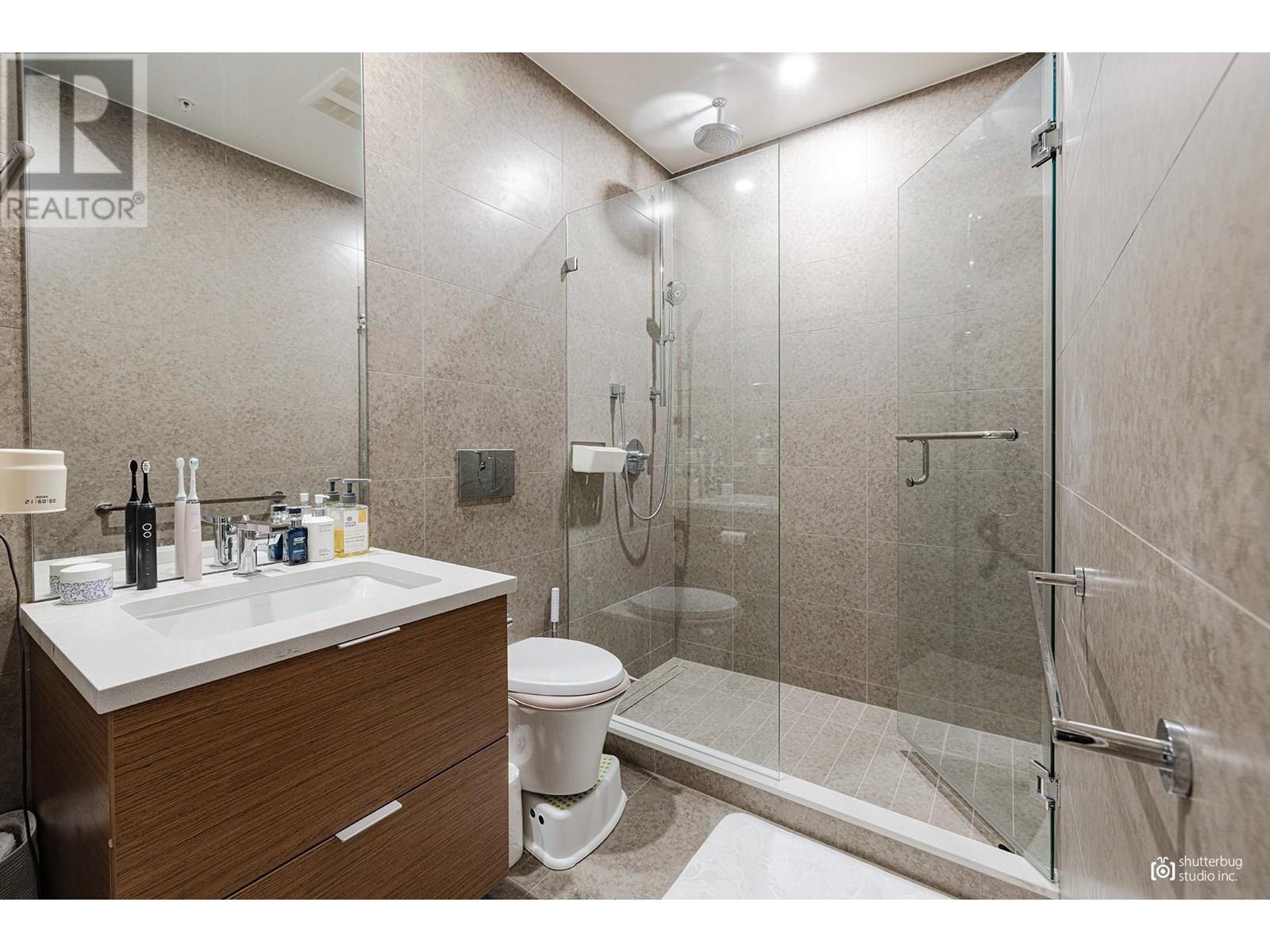 Listing Picture 16 of 26 : 104 6687 NELSON AVENUE, Vancouver / 溫哥華 - 魯藝地產 Yvonne Lu Group - MLS Medallion Club Member