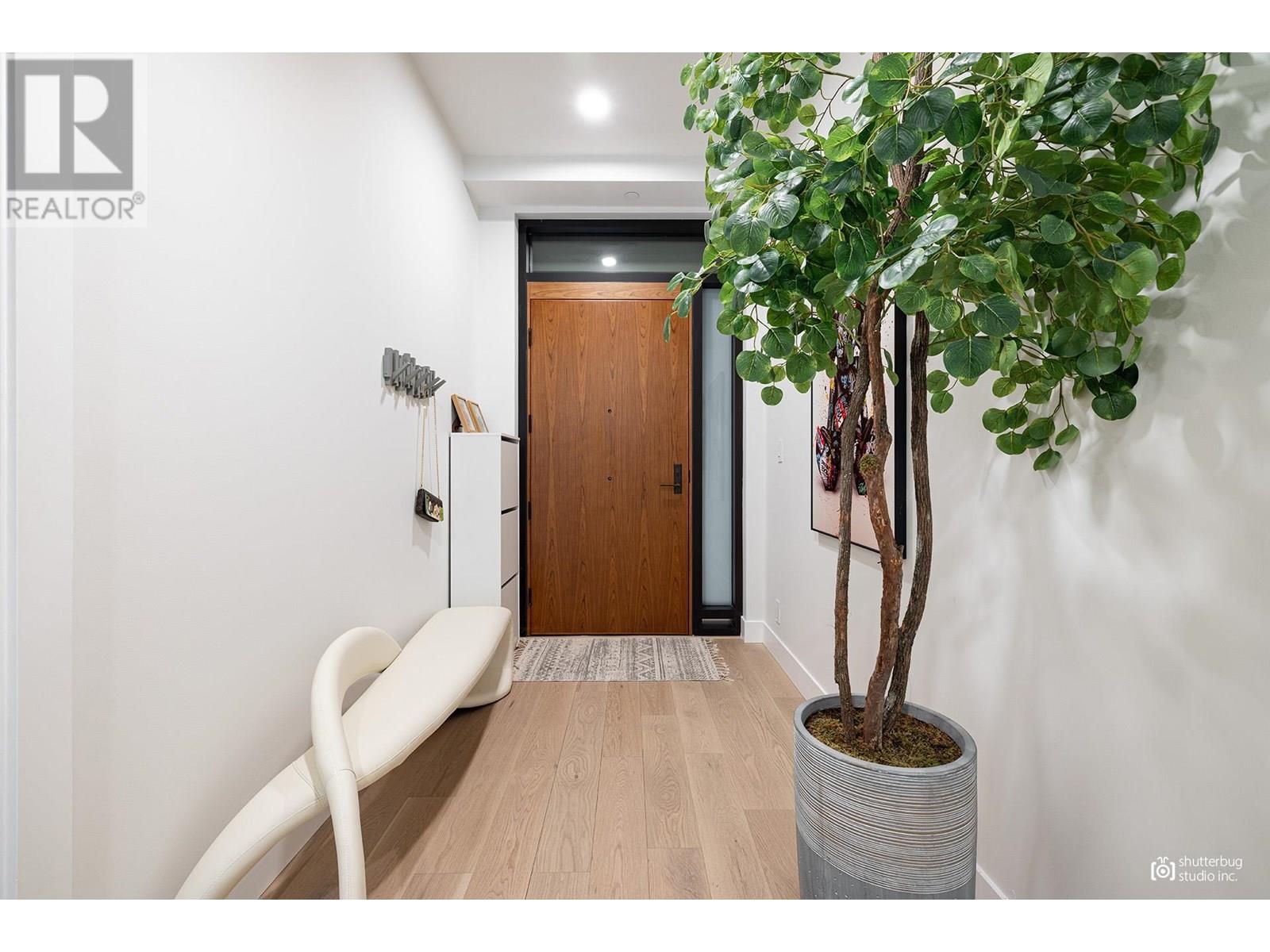 Listing Picture 18 of 26 : 104 6687 NELSON AVENUE, Vancouver / 溫哥華 - 魯藝地產 Yvonne Lu Group - MLS Medallion Club Member