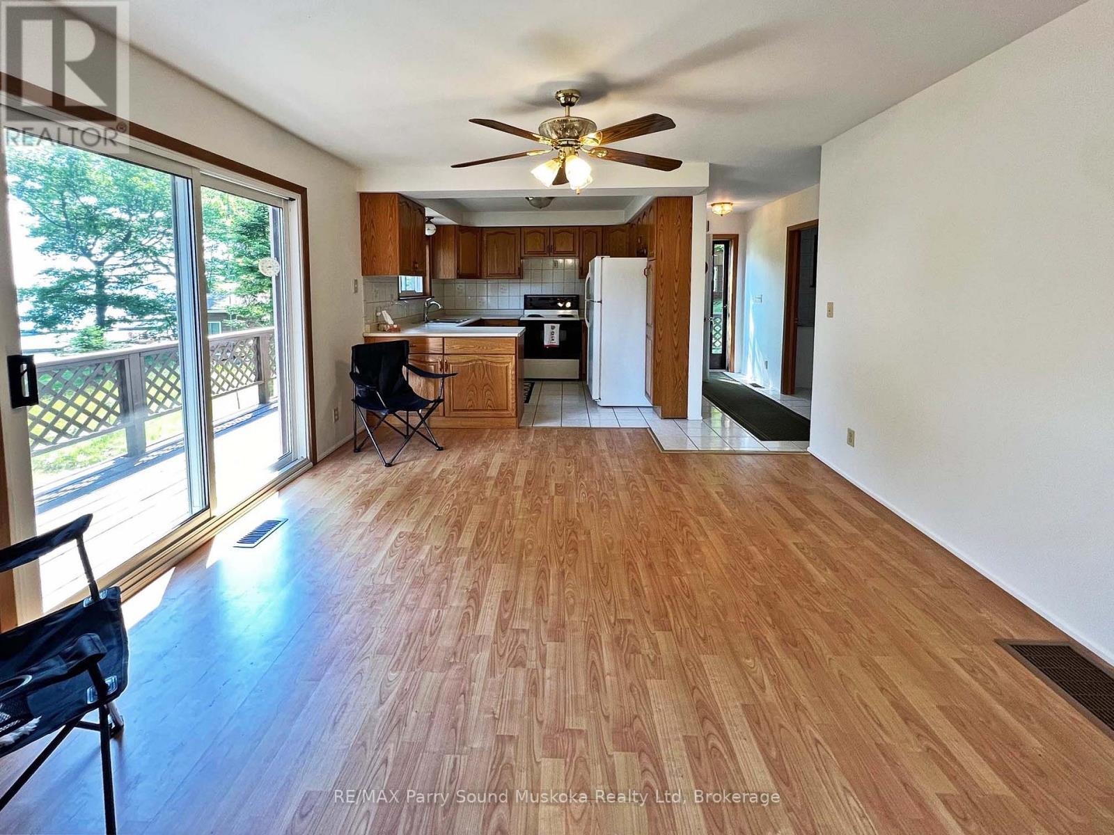 10 Pine Valley Drive, Carling, Ontario  P0G 1G0 - Photo 14 - X12235933