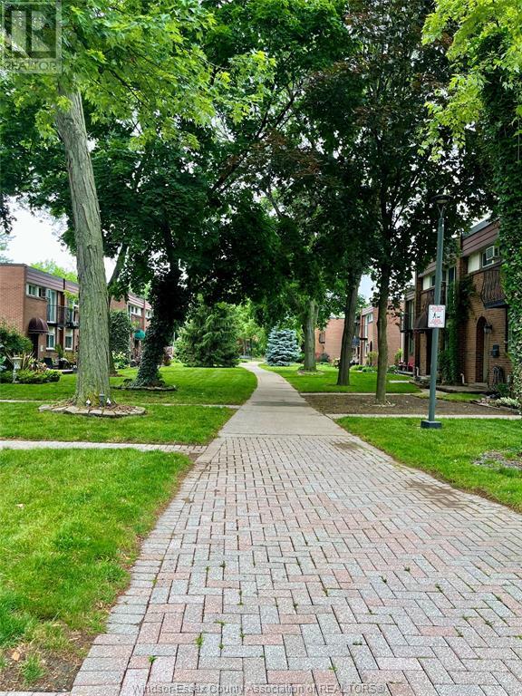 1681 East Gate Estates Unit# 52, Windsor, Ontario  N8T 2S5 - Photo 2 - 25015707