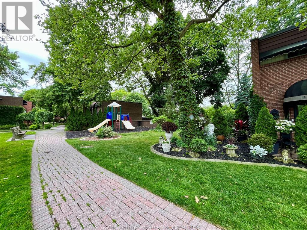 1681 East Gate Estates Unit# 52, Windsor, Ontario  N8T 2S5 - Photo 3 - 25015707
