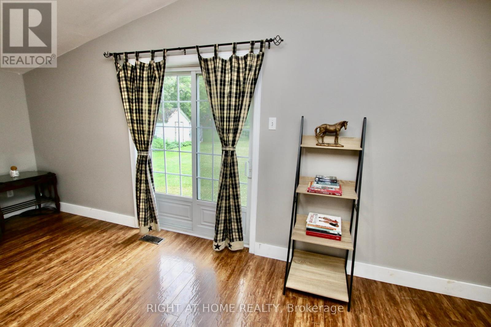 13928 Connaught Road S, North Dundas, Ontario  K0C 1H0 - Photo 11 - X12235911