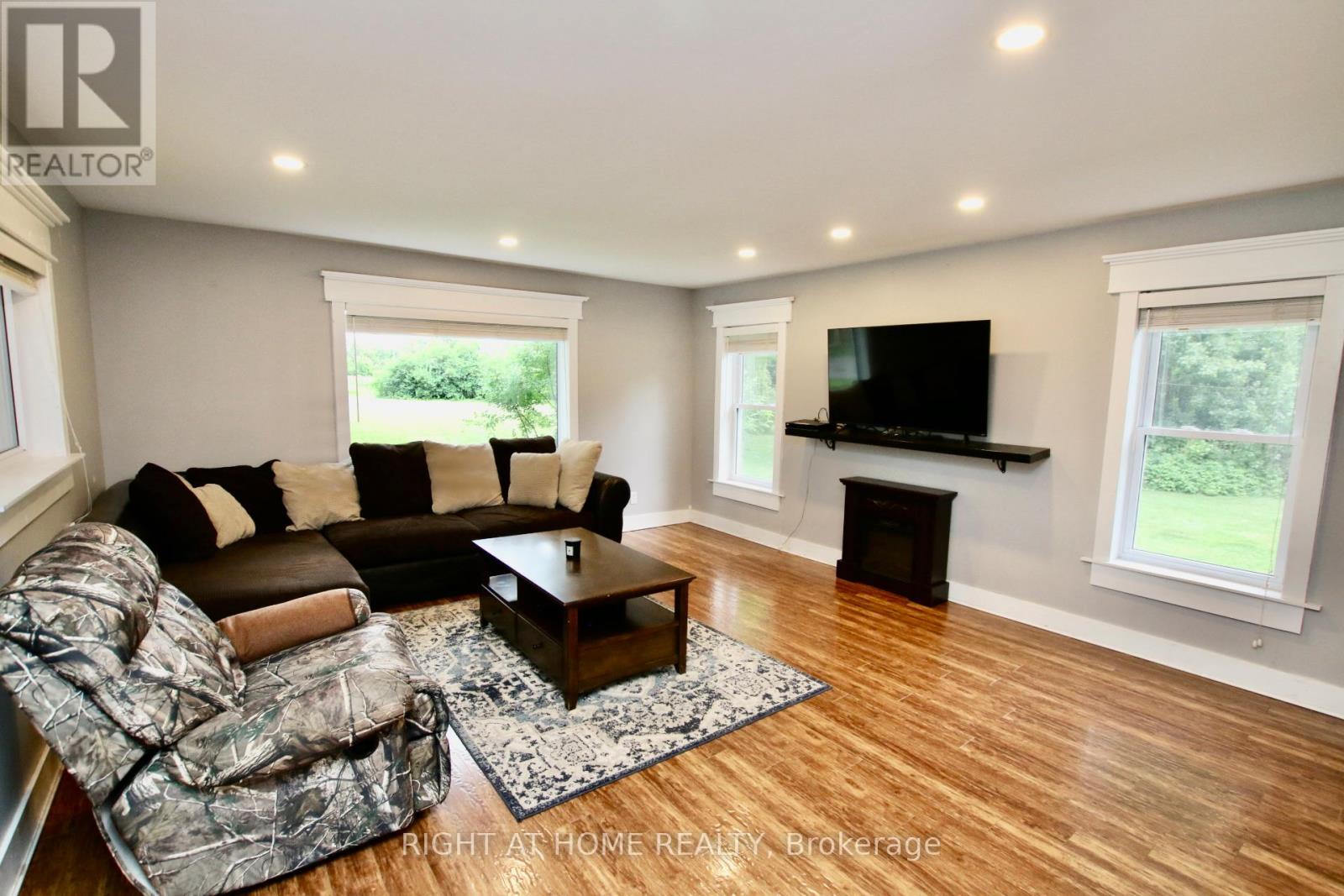 13928 Connaught Road S, North Dundas, Ontario  K0C 1H0 - Photo 7 - X12235911