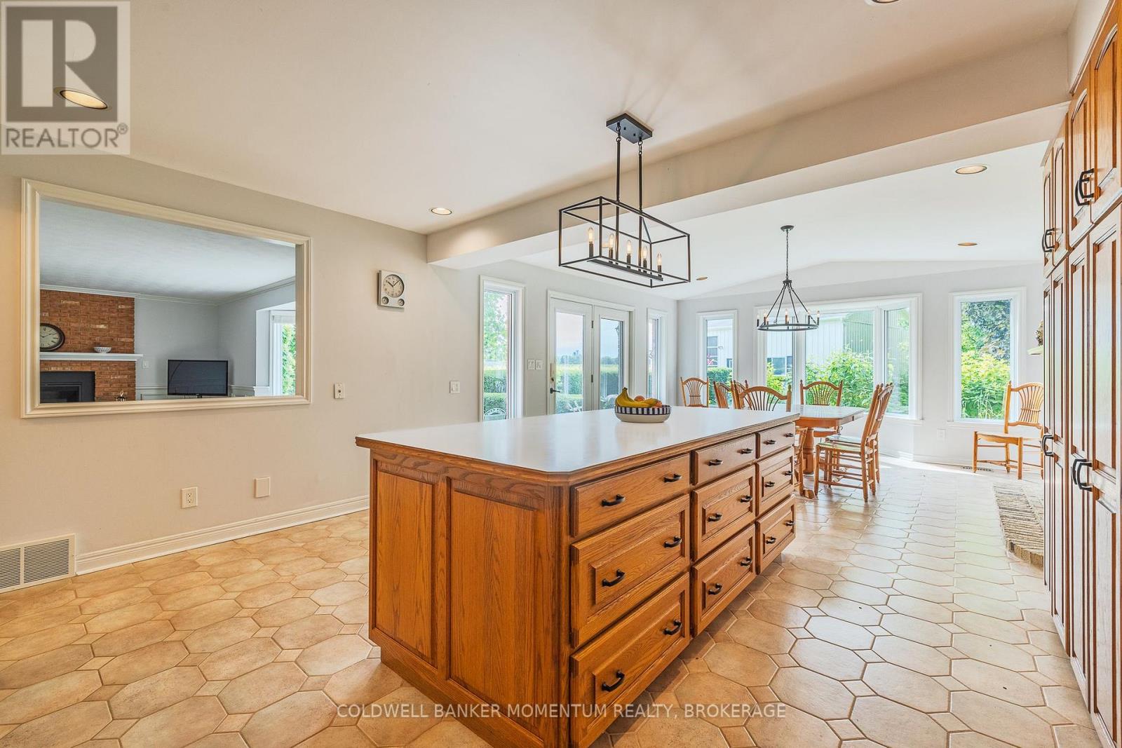 2115 Creek Road, Niagara-On-The-Lake, Ontario  L0S 1J0 - Photo 12 - X12235825