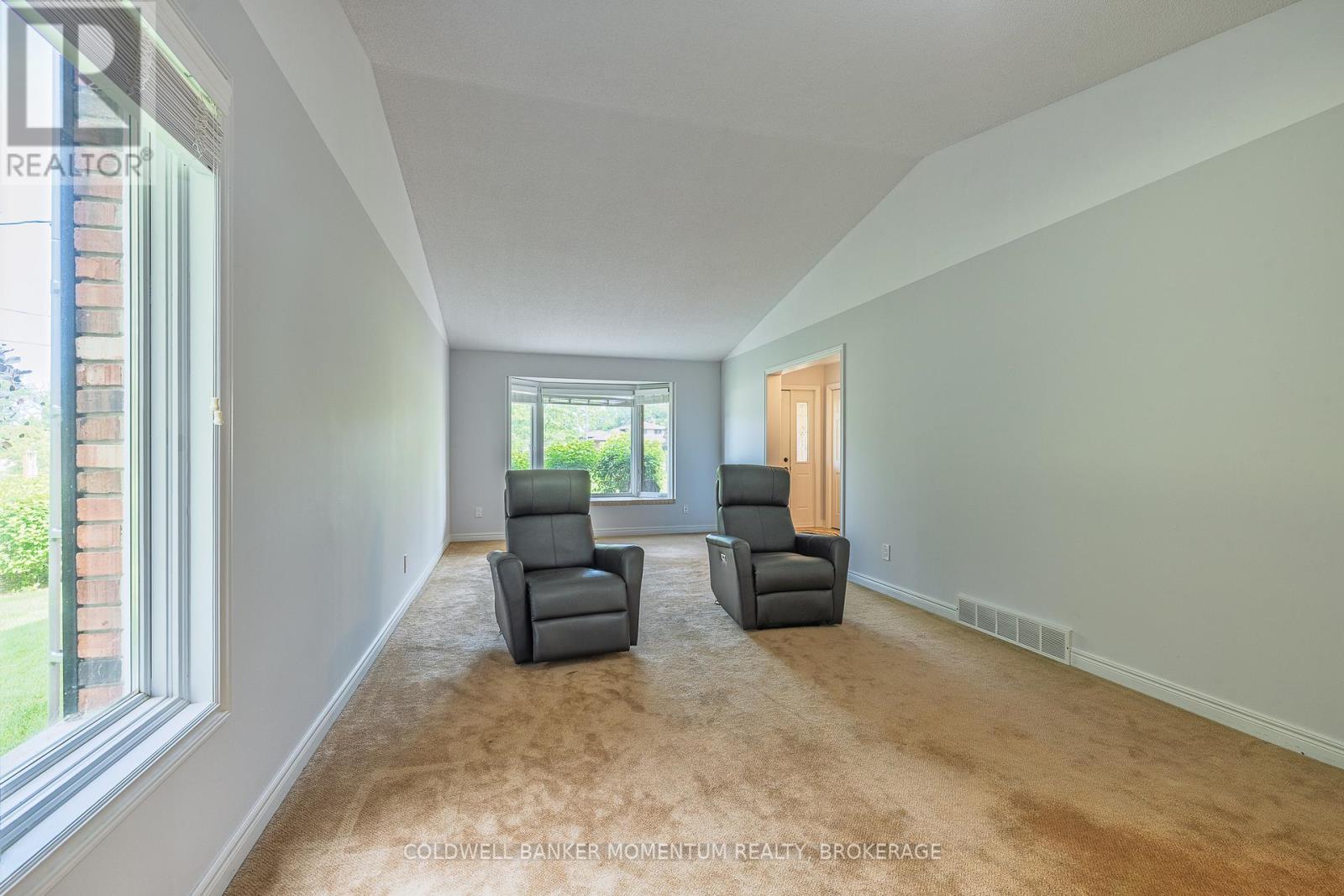 2115 Creek Road, Niagara-On-The-Lake, Ontario  L0S 1J0 - Photo 9 - X12235825