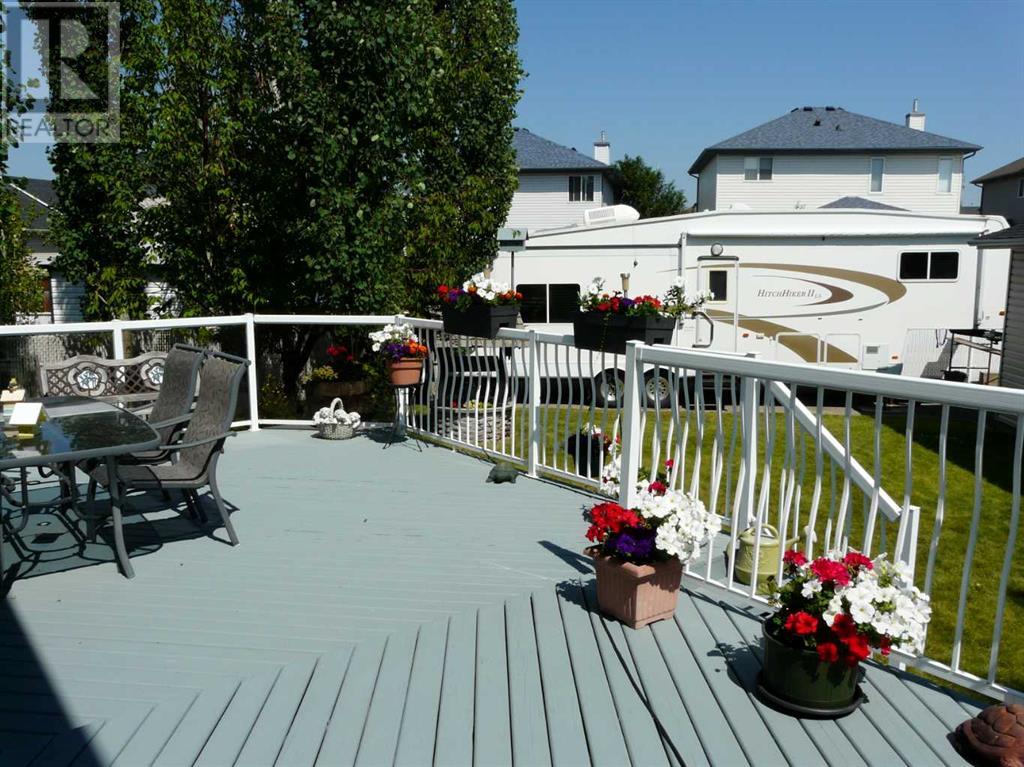 Property at 116 Oakmere Place image 3