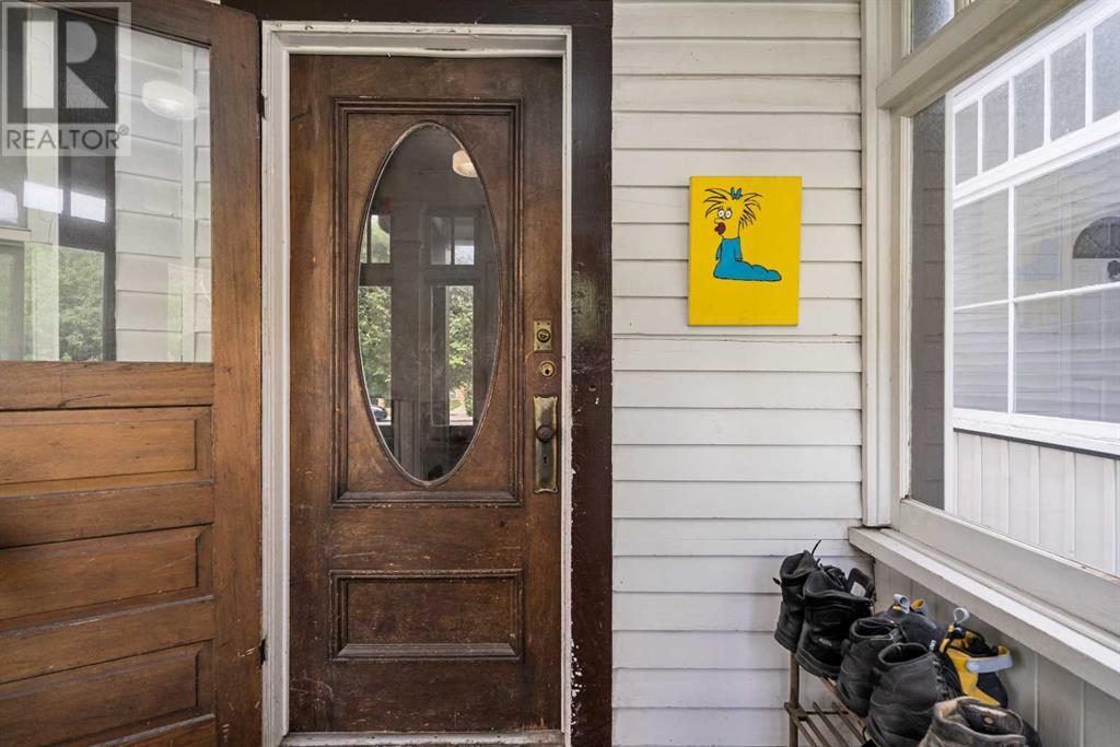 Property at 527 20 Avenue SW image 5