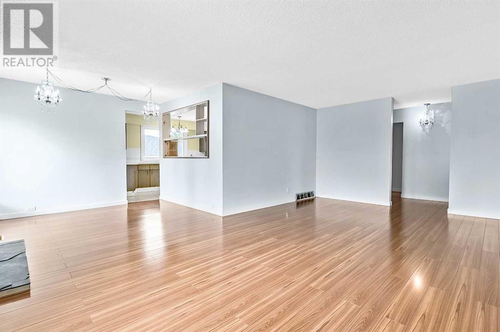 Property at 739 Sabrina Road SW image 4