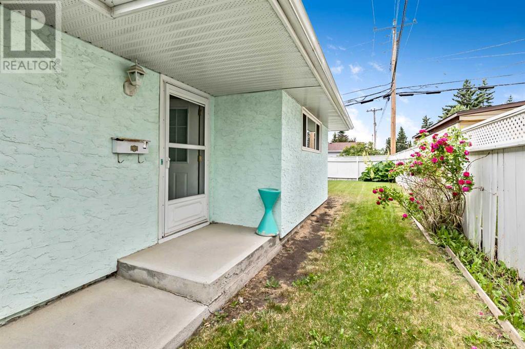 Property at 739 Sabrina Road SW image 2