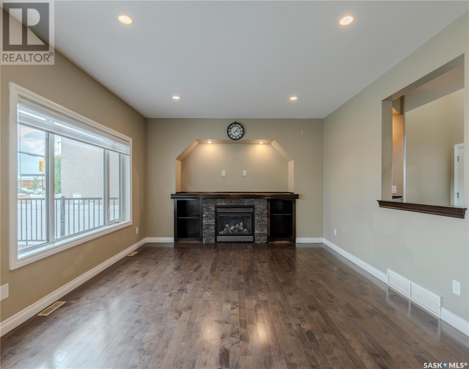 Property at 5145 Canuck CRESCENT image 4
